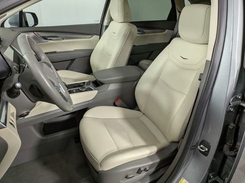 Certified 2024 Cadillac XT5 Premium Luxury FWD image 18
