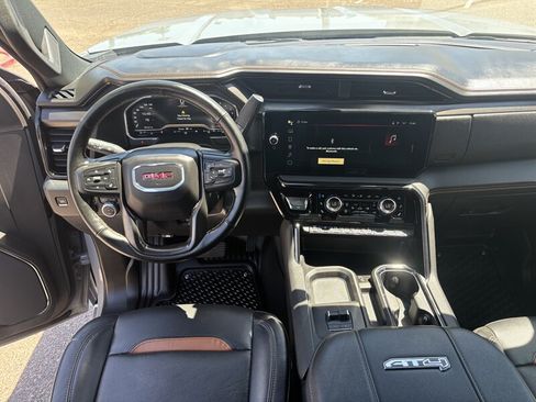 Used 2024 GMC Sierra 2500 AT4 w/ AT4 Preferred Package AWD/4WD image 19