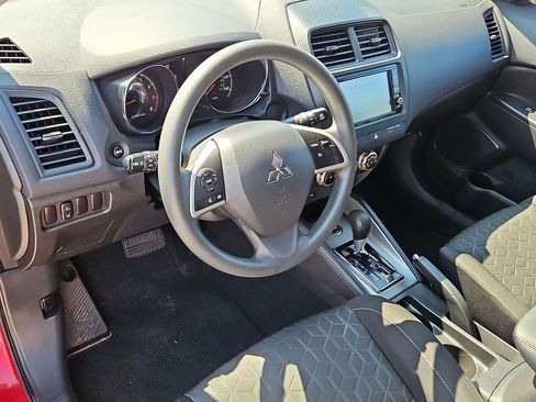 Used 2025 Mitsubishi Outlander Sport AWD image 16