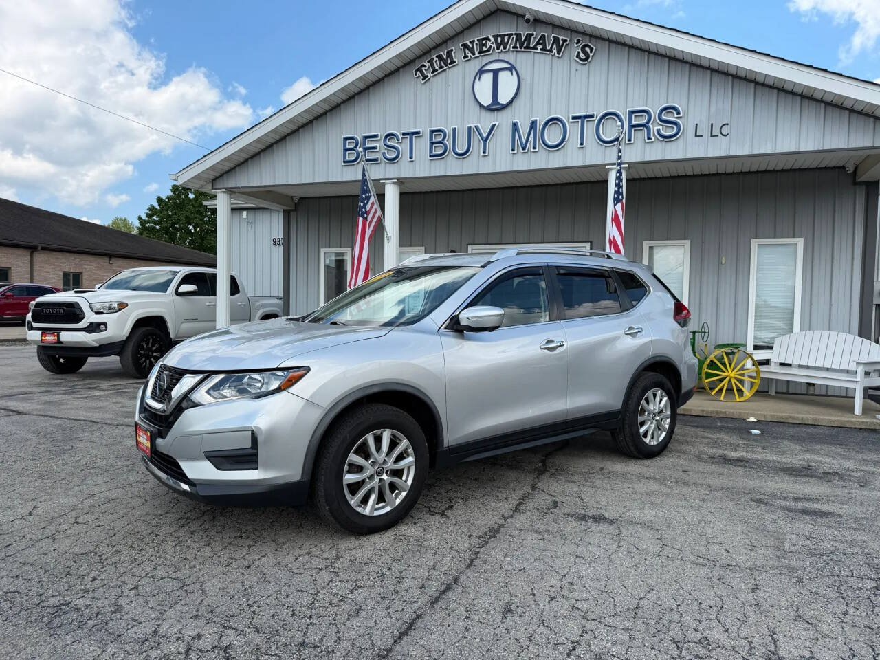 Used 2020 Nissan Rogue SV AWD/4WD image 1