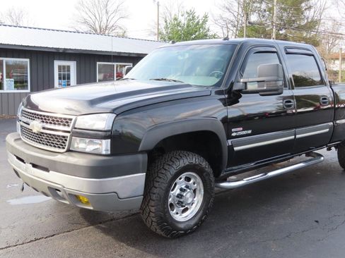 Used 2005 Chevrolet Silverado 2500 LT w/ Heavy-Duty Power Package image 10