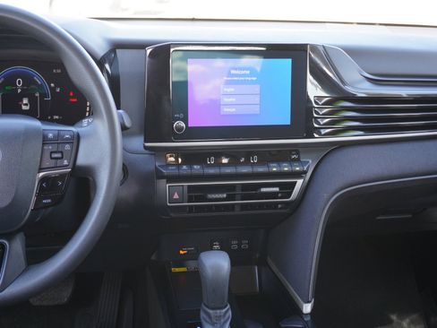 Used 2025 Toyota Camry LE image 15