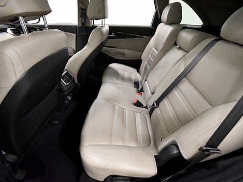 Used 2017 Kia Sorento EX w/ EX Advanced Touring Package image 15