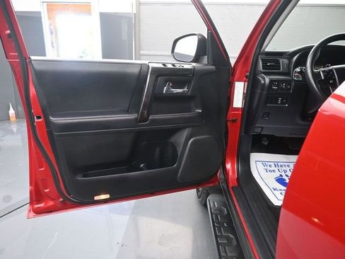 Used 2024 Toyota 4Runner TRD Off-Road Premium image 10