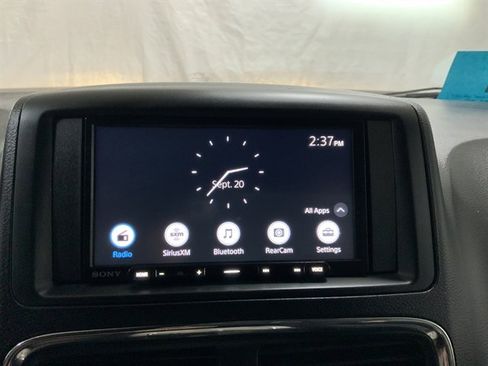 Used 2019 Dodge Grand Caravan SXT image 25