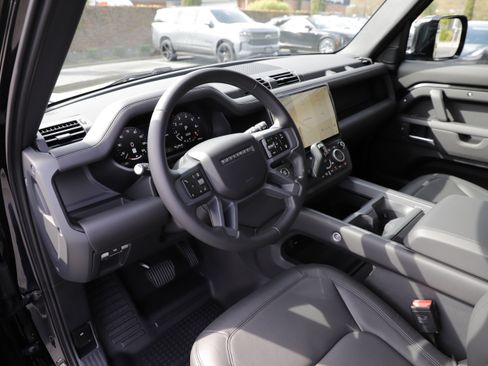 New 2026 Land Rover Defender 110 X-Dynamic SE AWD/4WD image 18
