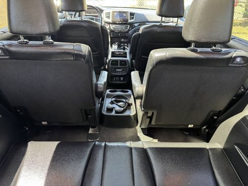 Used 2018 Honda Pilot Elite image 42