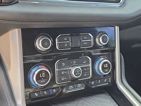 Used 2022 GMC Yukon Denali w/ Denali Ultimate Package RWD image 30
