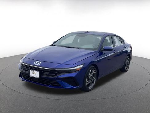 Used 2025 Hyundai Elantra SEL image 7