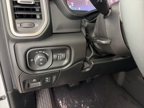 New 2026 RAM 1500 4x4 Crew Cab image 19