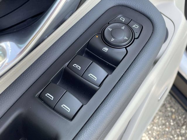 Used 2024 GMC Terrain Denali AWD/4WD image 17