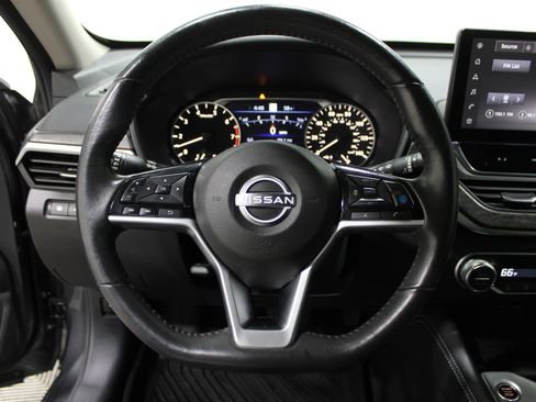 Used 2023 Nissan Altima 2.5 SL image 9