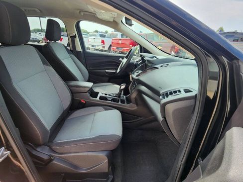 Used 2018 Ford Escape SE w/ SE Sync 3 Package AWD/4WD image 17