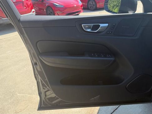 Used 2023 Volvo XC60 B5 Plus w/ Climate Package AWD/4WD image 19