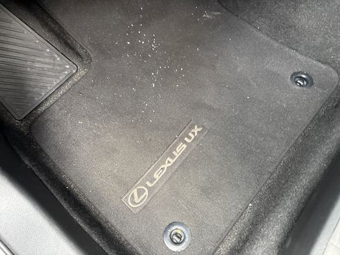 Used 2020 Lexus UX 250h w/ Premium Package image 17