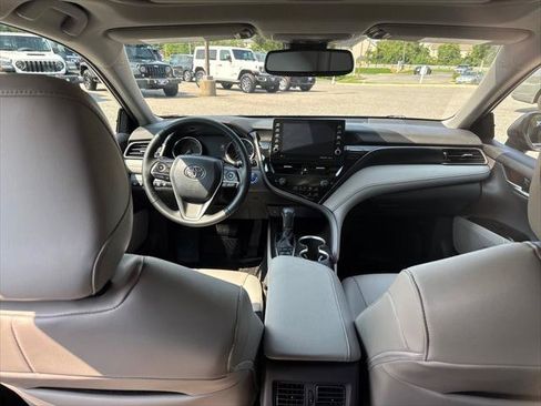 Used 2022 Toyota Camry XLE w/ Cold Weather Package FWD image 21