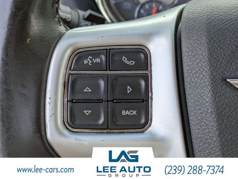 Used 2012 Chrysler Town & Country Touring image 20