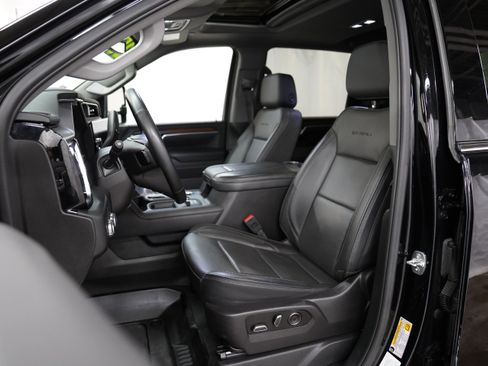 Used 2025 GMC Sierra 2500 Denali image 4