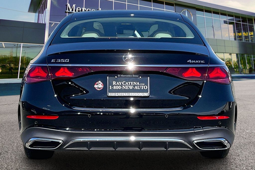 Used 2026 Mercedes-Benz E 350 4MATIC Sedan image 4