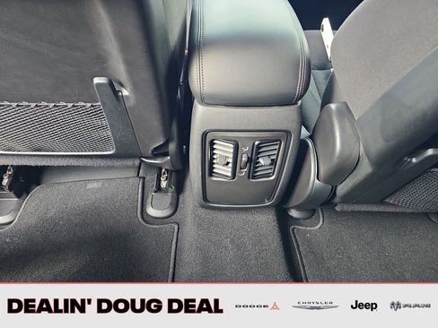 Used 2023 Dodge Durango SXT Launch Edition image 25