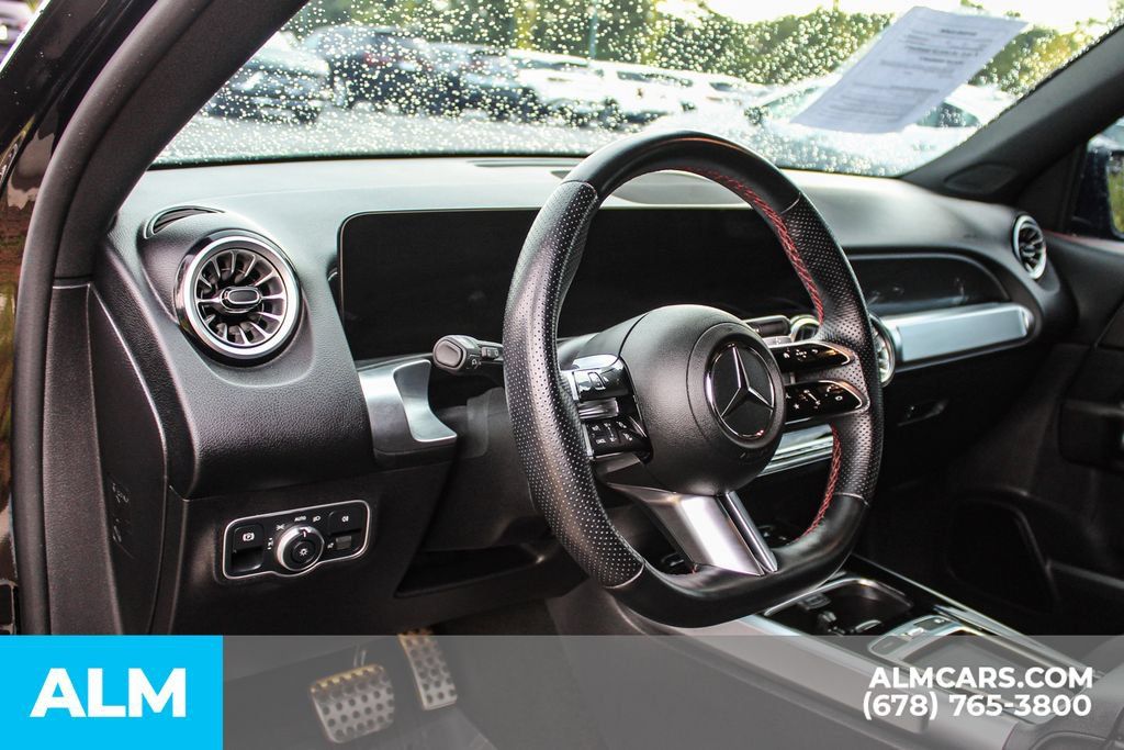 Used 2025 Mercedes-Benz GLB 250 image 31