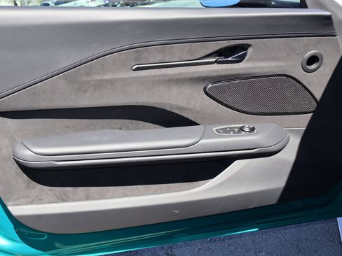 Used 2025 Aston Martin V8 Vantage Coupe RWD image 9