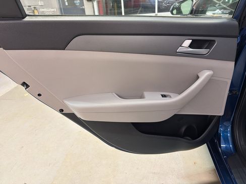 Used 2017 Hyundai Sonata SE w/ Cargo Package image 27