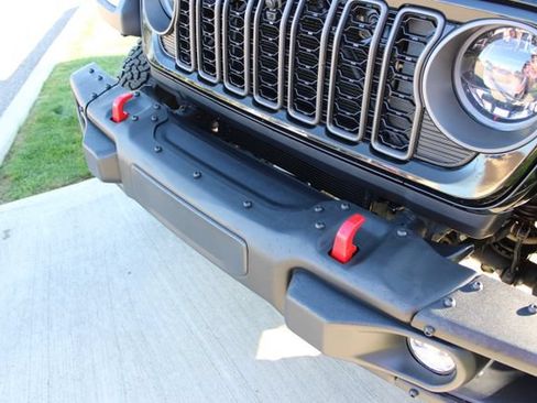 Used 2025 Jeep Wrangler Unlimited Rubicon AWD/4WD image 10
