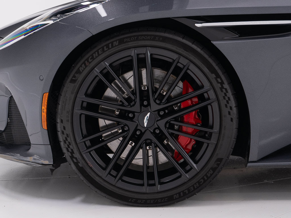 Used 2025 Aston Martin DB12 Convertible RWD image 42