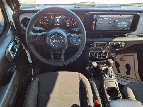 Used 2025 Jeep Gladiator Sport image 9