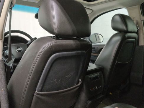 Used 2011 Chevrolet Suburban LT image 18