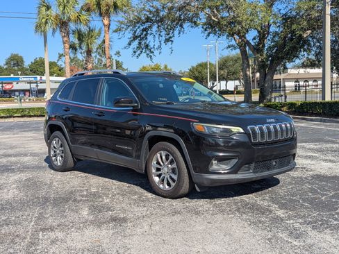 Used 2021 Jeep Cherokee Latitude Plus image 1