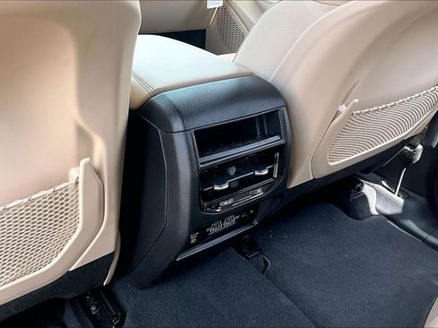 Used 2023 Jeep Grand Cherokee Limited w/ Luxury Tech Group II image 10