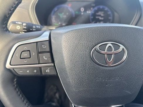 Used 2024 Toyota Grand Highlander Limited image 18