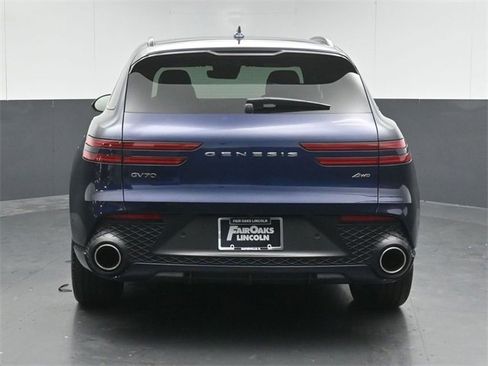 Used 2025 Genesis GV70 2.5T w/ Sport Prestige Package image 2