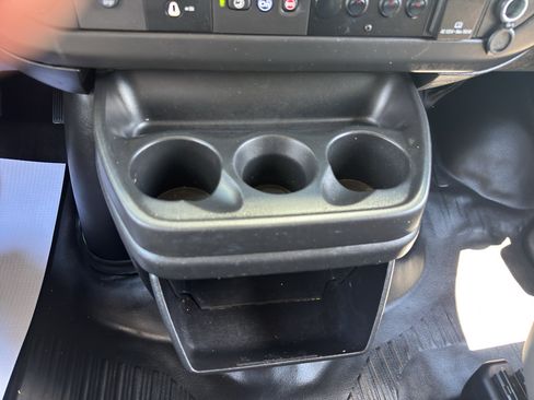 Used 2018 Chevrolet Express 2500 w/ Driver Convenience Package RWD image 16