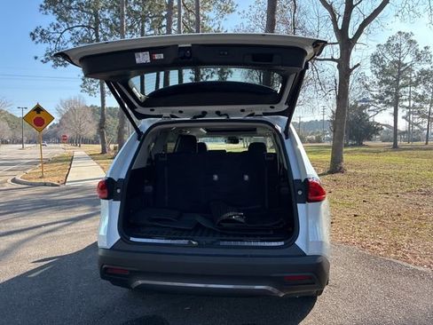 Used 2024 Toyota Grand Highlander Limited image 18