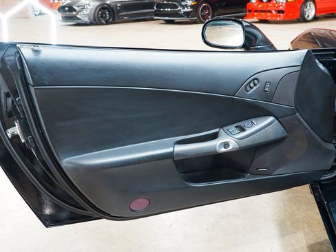 Used 2005 Chevrolet Corvette Convertible w/ Preferred Equipment Group RWD image 41