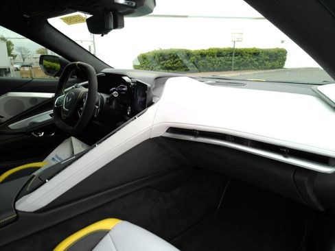 Certified 2022 Chevrolet Corvette Stingray Premium Cpe RWD image 22
