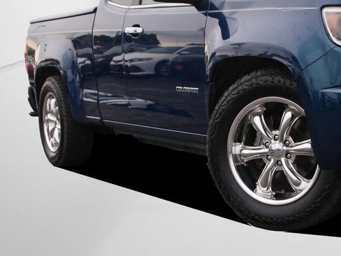 Used 2019 Chevrolet Colorado LT w/ Luxury Package, Chrome RWD image 3
