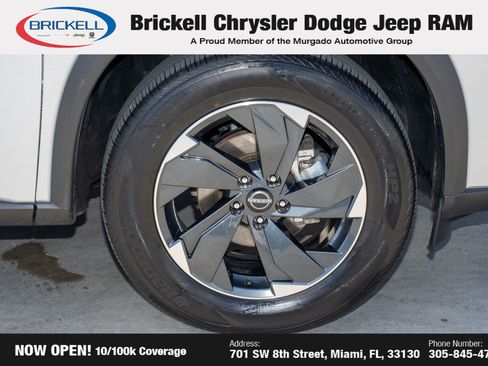 Used 2025 Nissan Rogue SV image 40