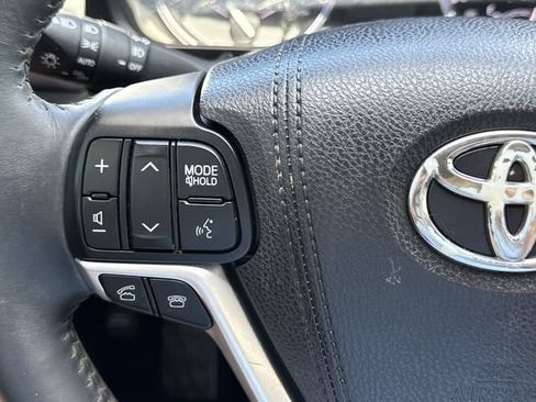 Used 2016 Toyota Highlander Limited FWD image 18