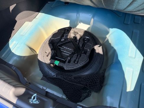 Used 2025 Hyundai Elantra Limited image 35