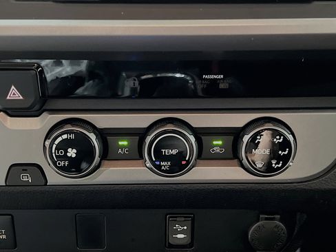 Used 2016 Toyota Tacoma SR5 w/ Towing Package RWD image 25