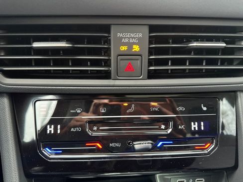 New 2026 Volkswagen Jetta SE image 11