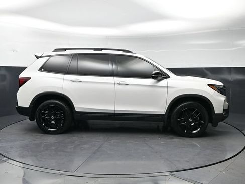 Used 2024 Honda Passport Black Edition image 8