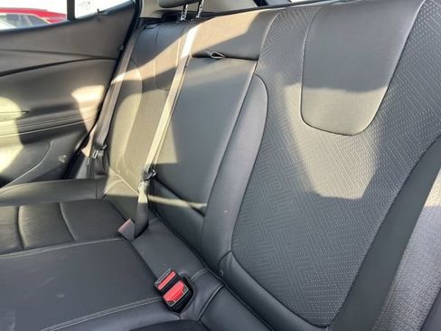 Used 2023 Buick Encore GX Essence w/ Experience Buick Package FWD image 5