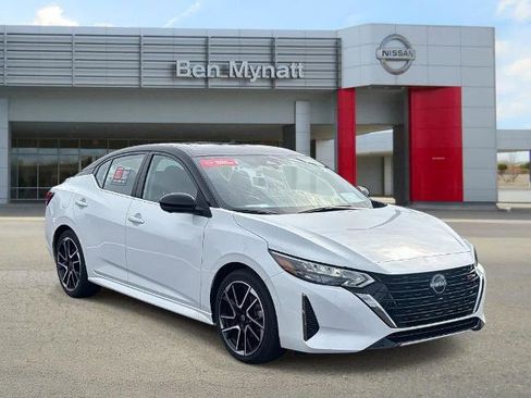 Certified 2025 Nissan Sentra SR w/ SR Premium Package image 1