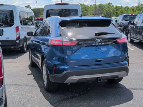 Used 2023 Ford Edge SEL w/ Convenience Package AWD/4WD image 3