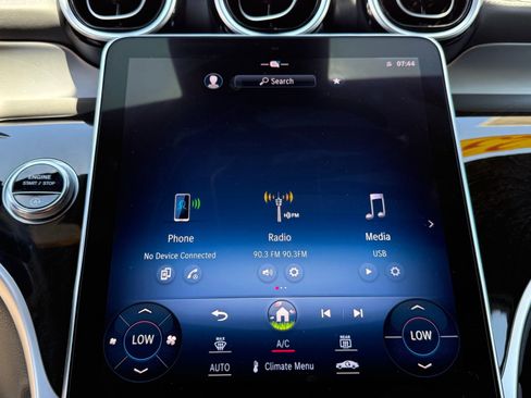 Used 2023 Mercedes-Benz GLC 300 image 35